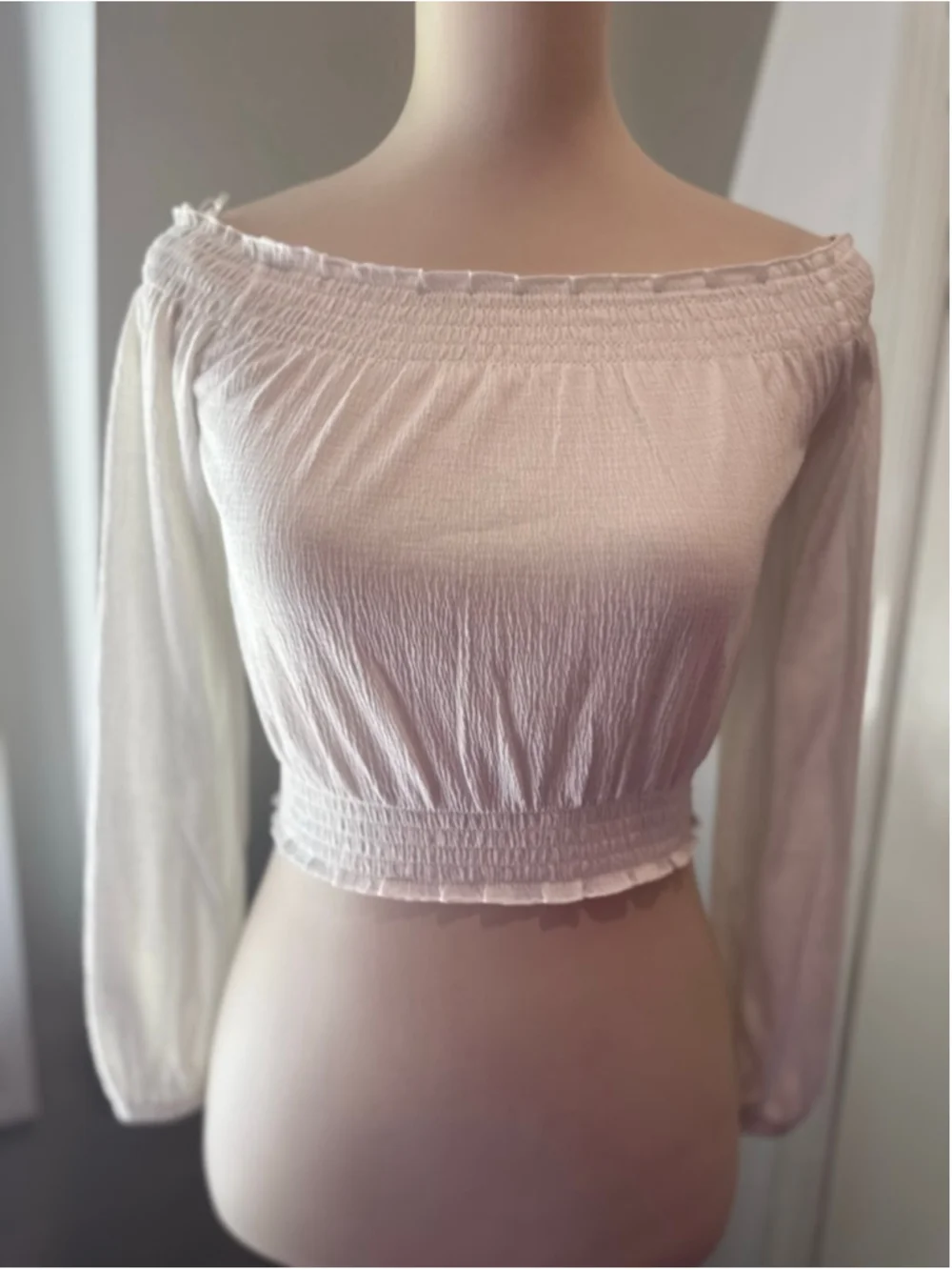 H&M White Off Shoulder Smocked Crop Top XS